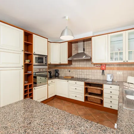 Quinta Monte Dos Avos * Guia (Faro)